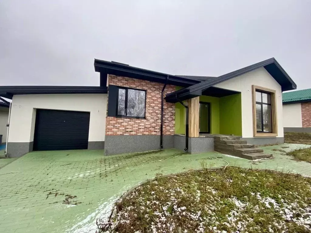 Дом в Белгородская область, Белгородский район, Дубовское с/пос, с. ... - Фото 1