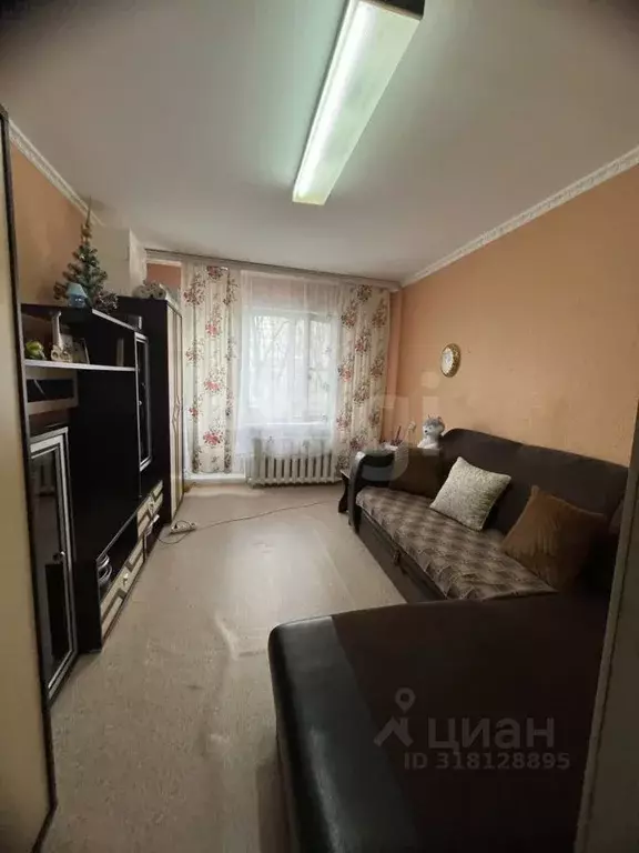 Комната Коми, Усинск ул. 60 лет Октября, 10 (18.0 м) - Фото 1