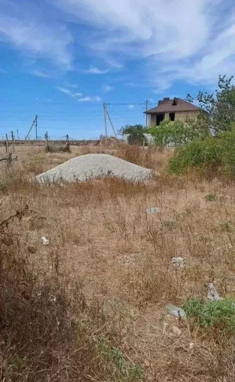 Участок в Крым, Сакский район, Штормовское с/пос, с. Крыловка ул. Мира ... - Фото 1