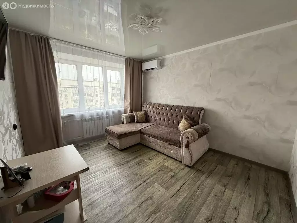 3-комнатная квартира: Астрахань, Курская улица, 53 (63 м) - Фото 2