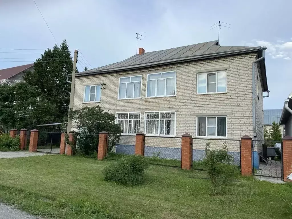Коттедж в Алтайский край, Барнаул Мраморная ул., 65 (346 м) - Фото 1