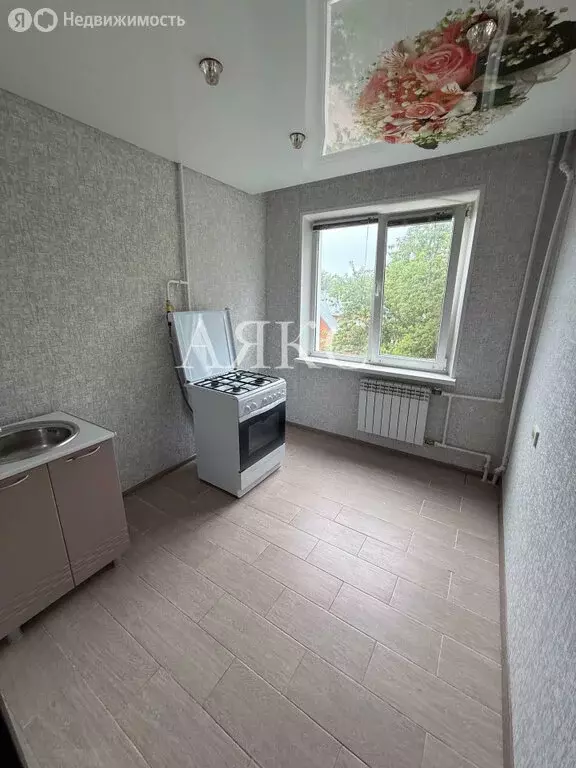 2-комнатная квартира: Ишимбай, улица Космонавтов, 6 (52.3 м) - Фото 0