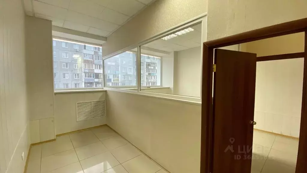 Офис в Омская область, Омск ул. 24-я Линия, 59 (49 м) - Фото 0