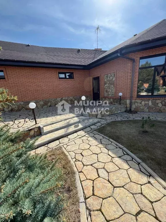 Дом в Омская область, Омский район, с. Усть-Заостровка  (280 м) - Фото 1