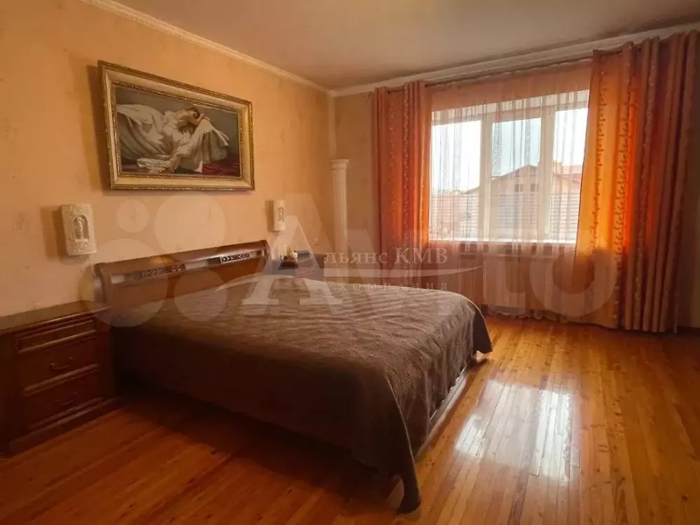 3-к. квартира, 218 м, 2/2 эт. - Фото 1