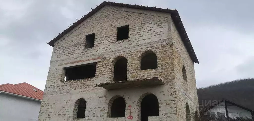 Дом в Севастополь с. Орлиное, ул. Полевая, 22 (300 м) - Фото 1