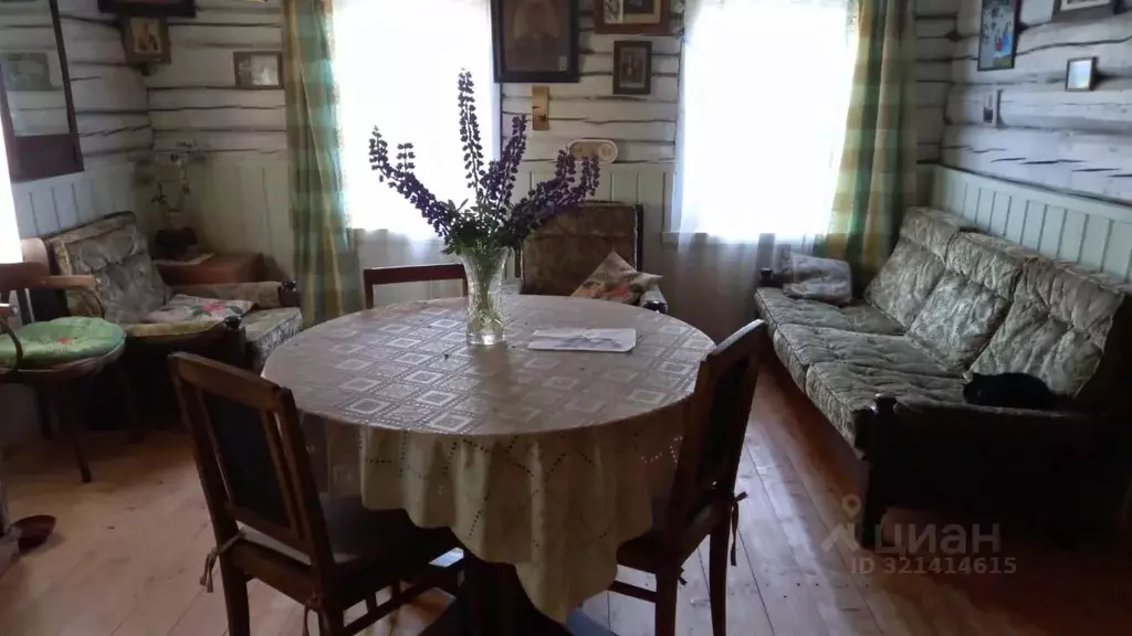 Дом в Ленинградская область, Сланцевский район, Новосельское с/пос, д. ... - Фото 1