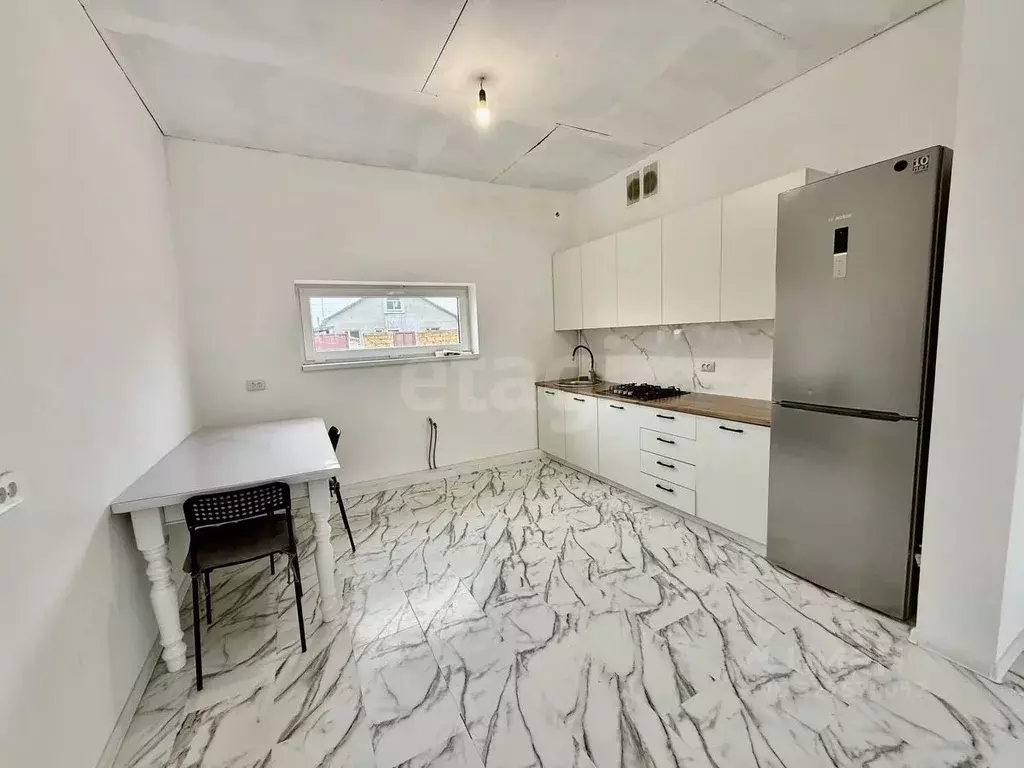 Дом в Крым, Сакский район, Ореховское с/пос, с. Михайловка ул. Средняя ... - Фото 2