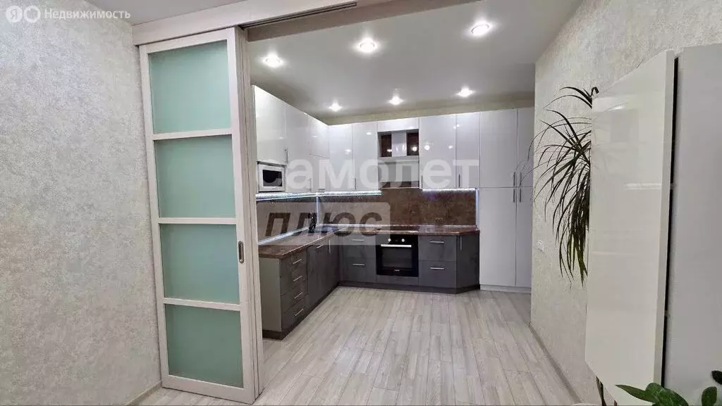 2-комнатная квартира: Уфа, улица Цюрупы, 145/1 (65 м) - Фото 1