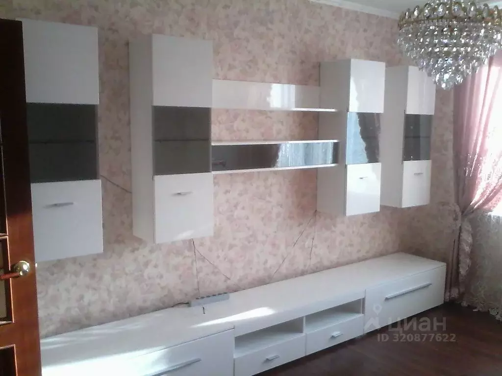 2-к кв. Московская область, Лобня ул. Катюшки, 62 (65.0 м) - Фото 1