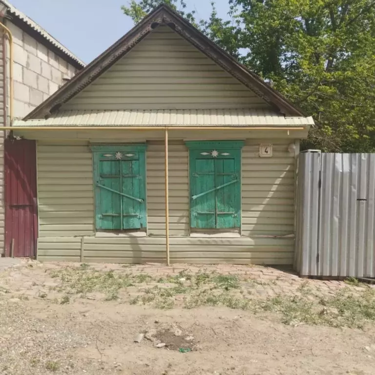 Дом в Астраханская область, Астрахань Привокзальная ул., 4 (35 м) - Фото 0