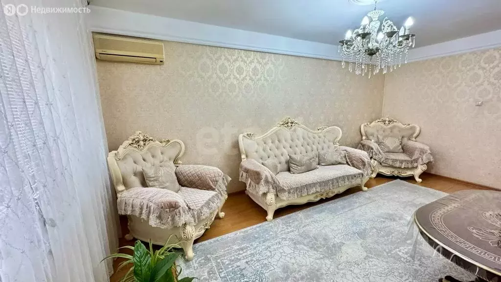 3-комнатная квартира: Махачкала, улица Юсупова, 70 (68 м) - Фото 2