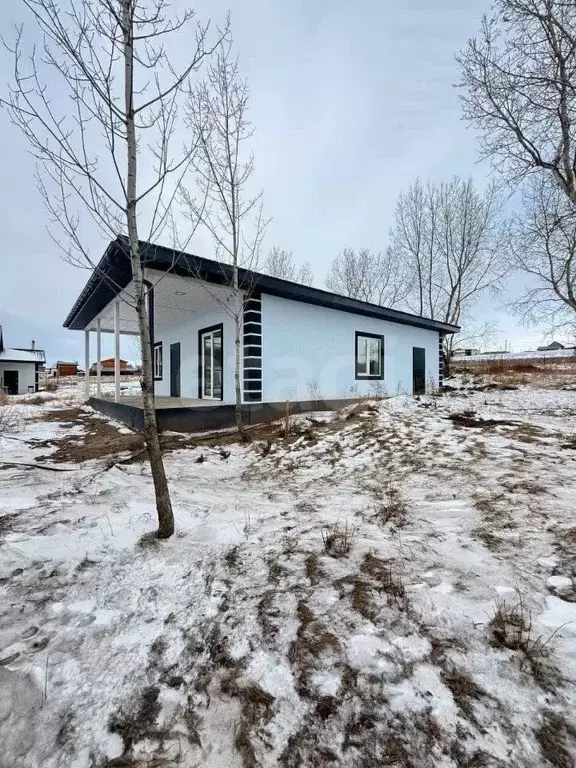 Дом в Красноярский край, Красноярск городской округ, пос. Солонцы ул. ... - Фото 1