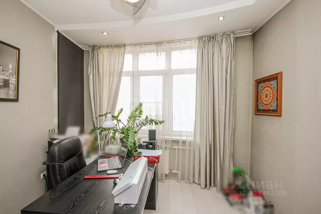 4-к кв. Бурятия, Улан-Удэ ул. Мокрова, 28А (121.1 м) - Фото 1