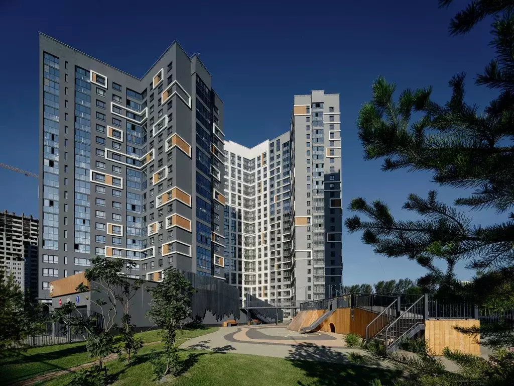 2-к кв. Свердловская область, Екатеринбург ул. 8 Марта, 204к8 (68.3 м) - Фото 1