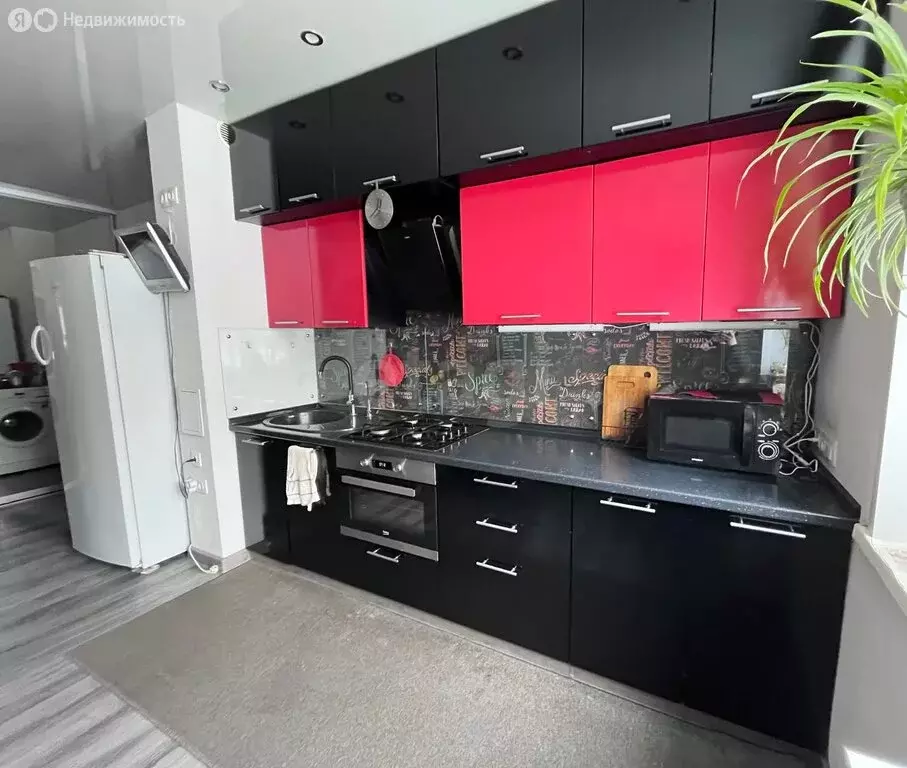 3-комнатная квартира: Пермь, улица Овчинникова, 18 (67.1 м) - Фото 1