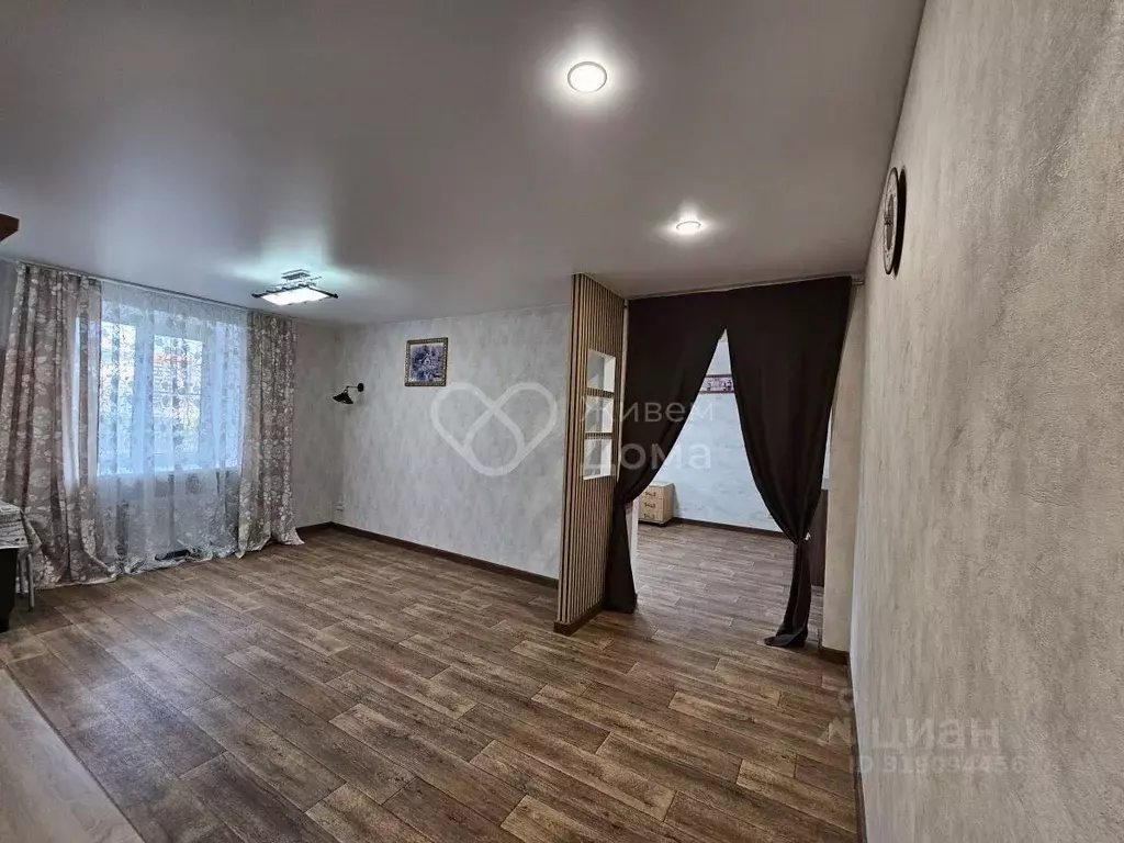 2-к кв. Волгоградская область, Волгоград ул. Ткачева, 11 (46.1 м) - Фото 0