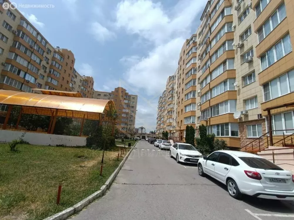 3-комнатная квартира: Пятигорск, улица Людкевича, 9к3 (100 м) - Фото 1