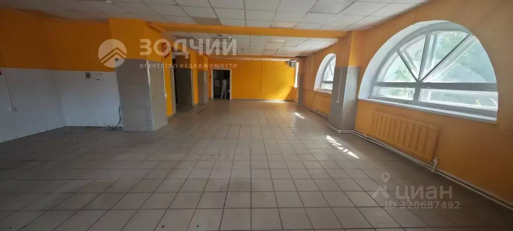 Торговая площадь в Чувашия, Ибреси пгт ул. Энгельса, 41Б (505 м) - Фото 1