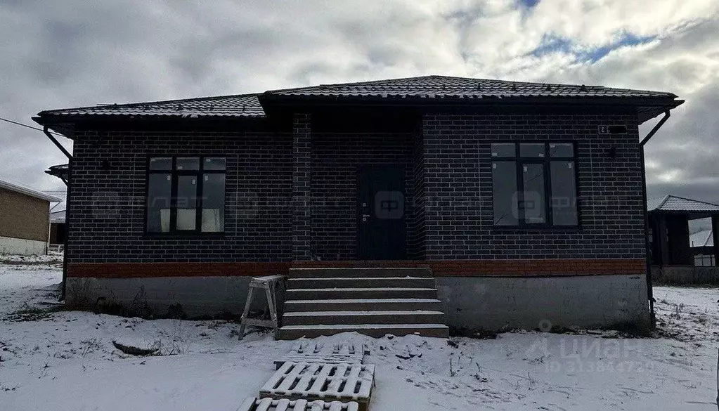 Дом в Татарстан, Высокогорский район, Семиозерское с/пос, д. Макаровка ... - Фото 0