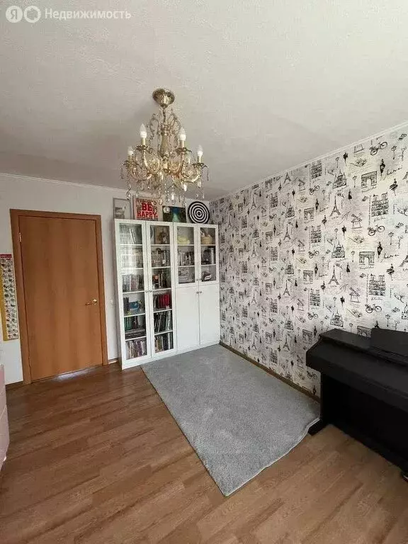3-комнатная квартира: Стерлитамак, Коммунистическая улица, 87 (59.8 м) - Фото 1