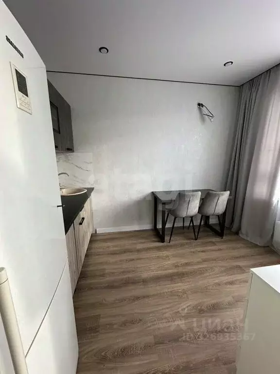 Студия Тюменская область, Тюмень ул. Фармана Салманова, 17 (25.0 м) - Фото 1