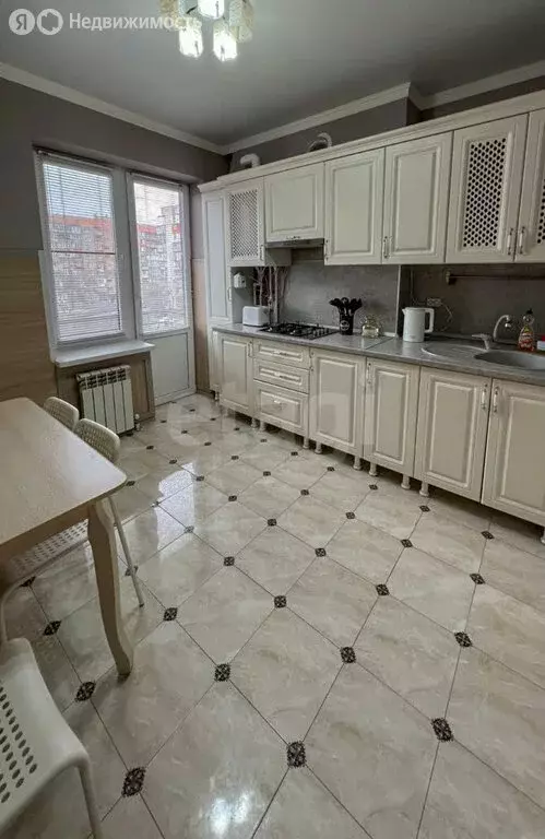 3-комнатная квартира: Нальчик, улица Ю.А. Гагарина, 18Г (83 м) - Фото 1