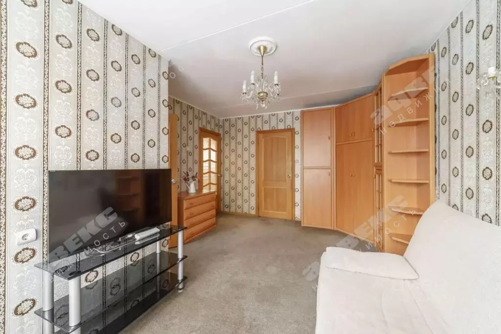 3-к кв. Санкт-Петербург бул. Новаторов, 63 (41.8 м) - Фото 1