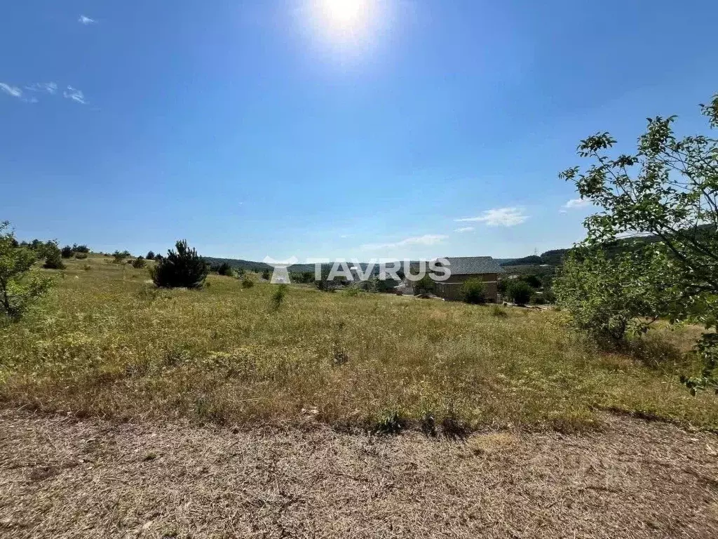 Участок в Крым, Симферопольский район, Добровское с/пос, с. Пионерское ... - Фото 1