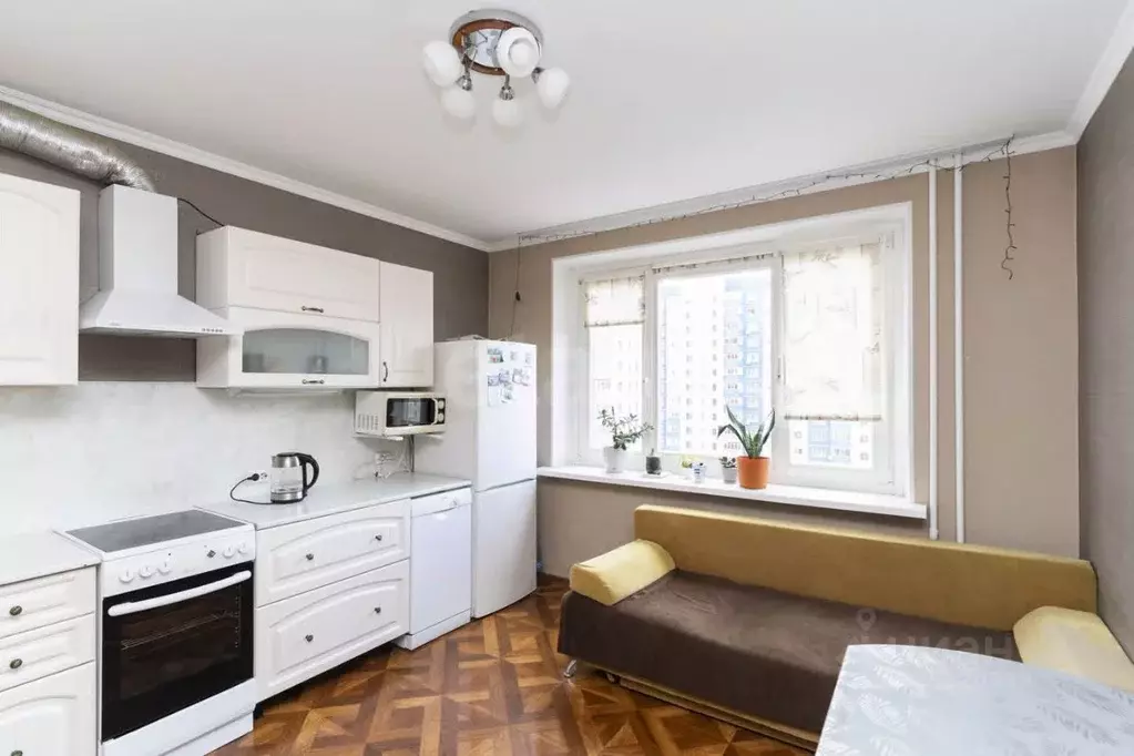 1-к кв. Тюменская область, Тюмень ул. Федюнинского, 62 (39.0 м) - Фото 1