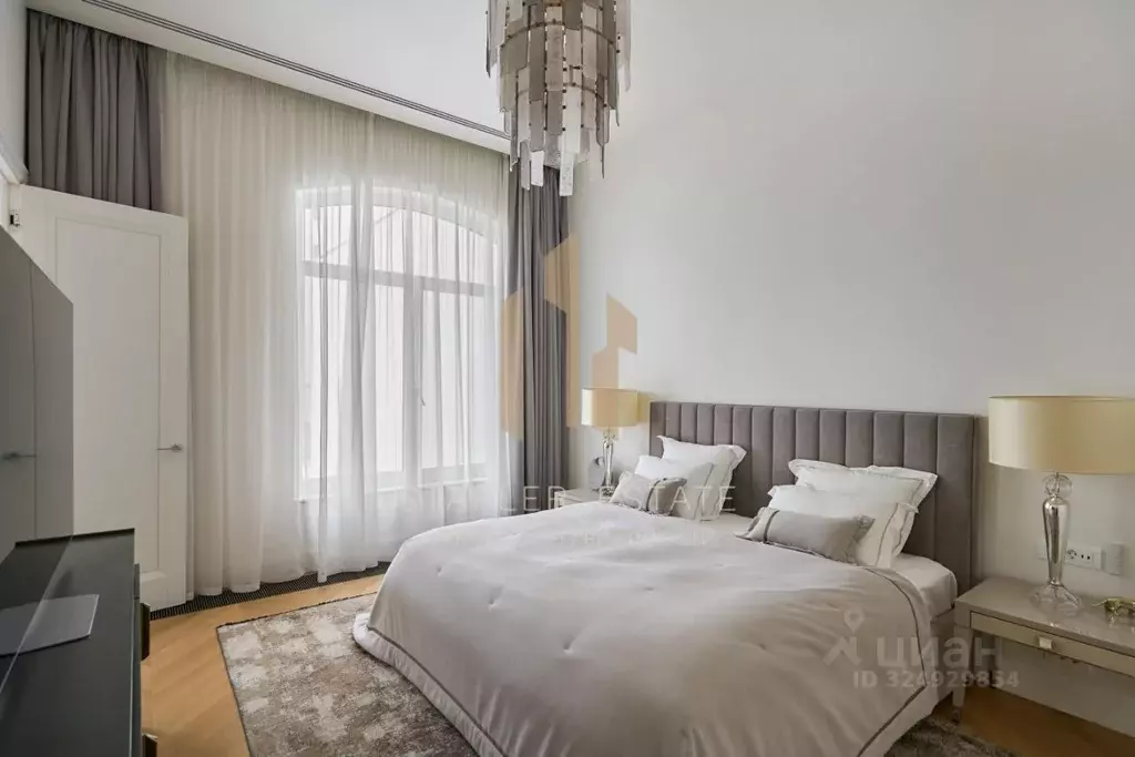 3-к кв. Москва ул. Большая Полянка, 9С1 (194.6 м) - Фото 0