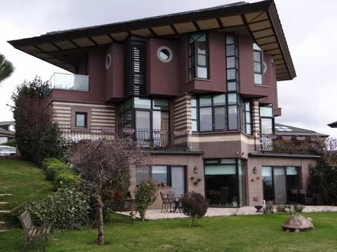 Mansion with bosphorus, forest and swimming pool view Istanbul Turkey - Фото 2