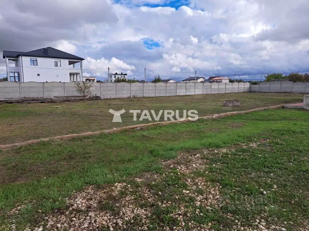 Участок в Крым, Симферопольский район, Трудовское с/пос, пос. Айкаван ... - Фото 1