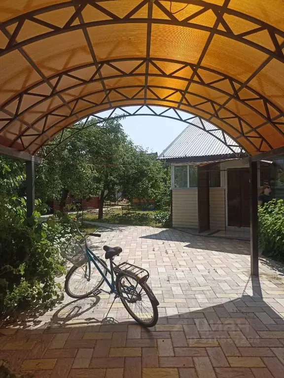 Дом в Саратовская область, Энгельсский район, Красноярское ... - Фото 0