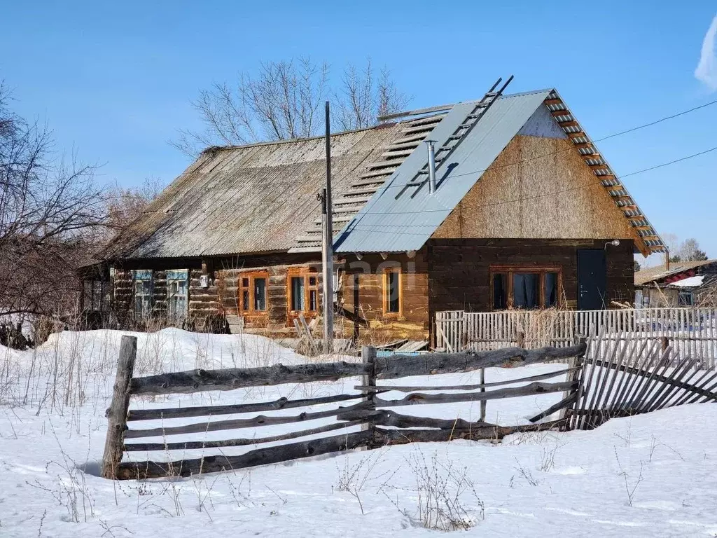 Дом в Алтайский край, Смоленский район, с. Катунское Школьная ул., 20 ... - Фото 0