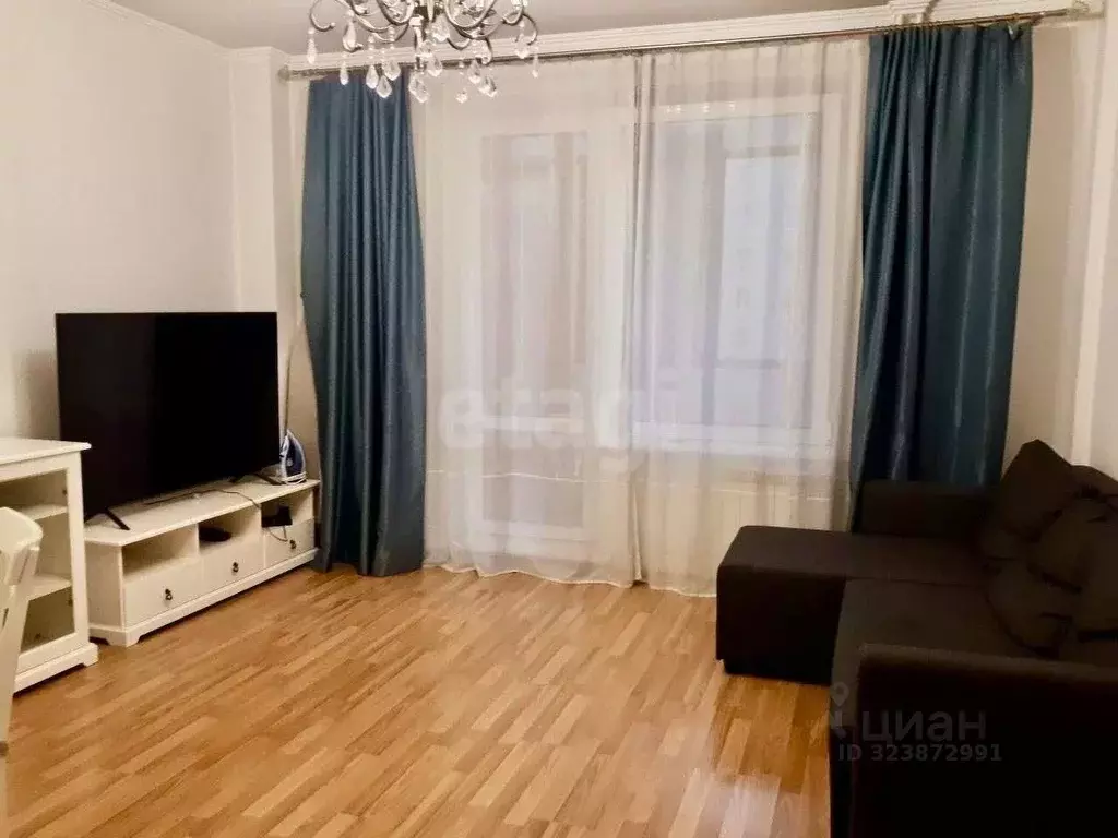 2-к кв. Красноярский край, Красноярск Навигационная ул., 4 (68.4 м) - Фото 0