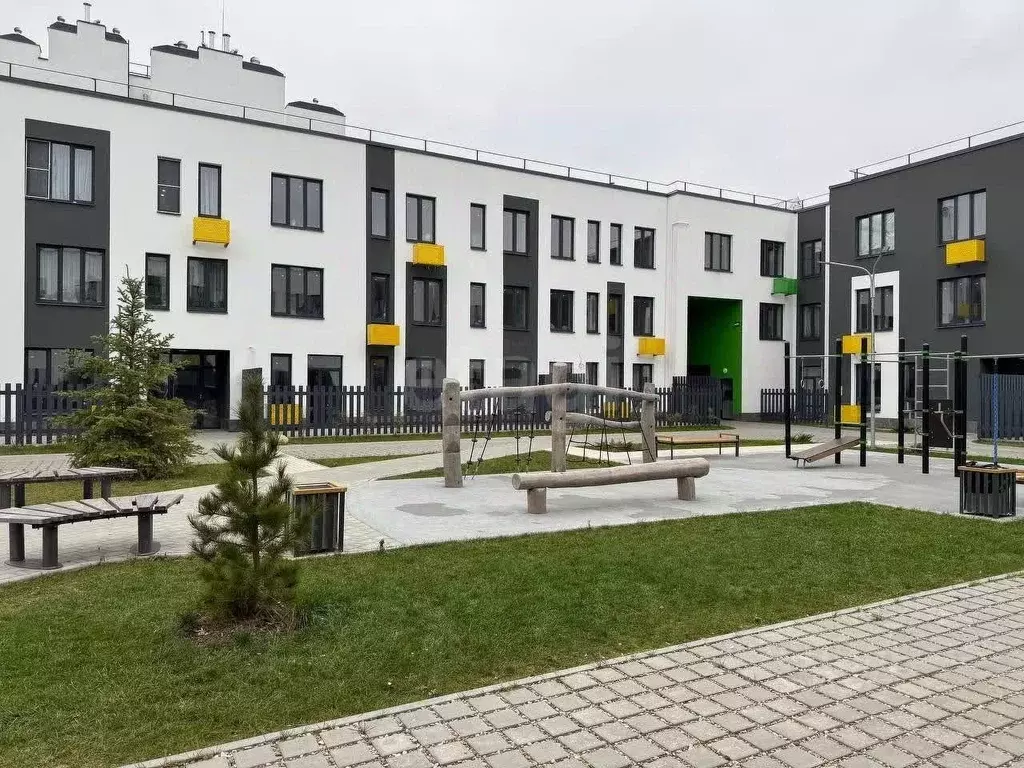 2-к кв. Калужская область, Калуга ул. Белые Росы, 3 (85.1 м) - Фото 1