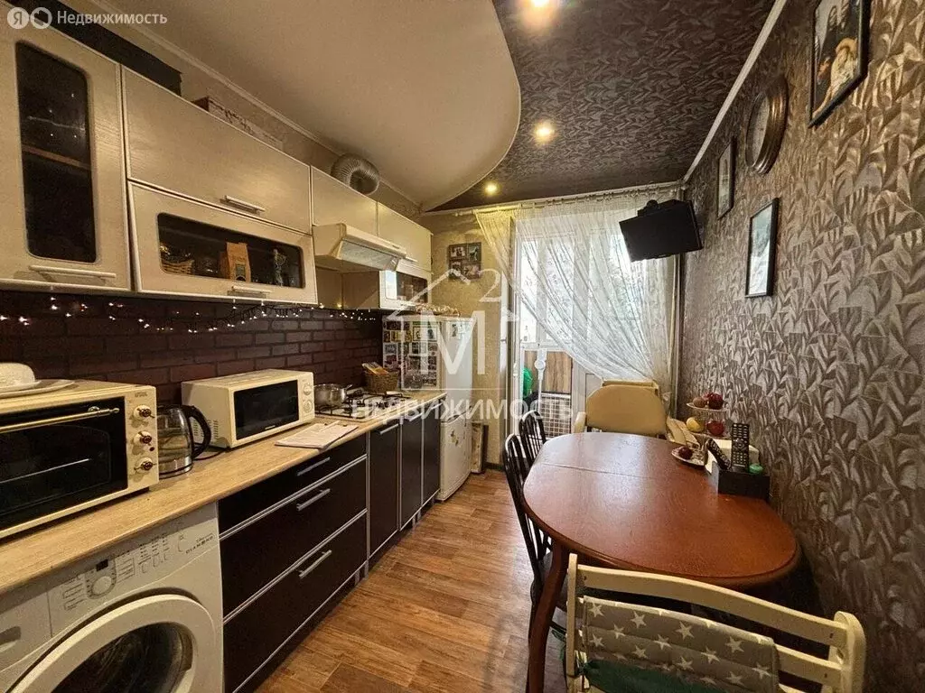 3-комнатная квартира: Балашов, улица Карла Маркса, 9 (61.6 м) - Фото 0