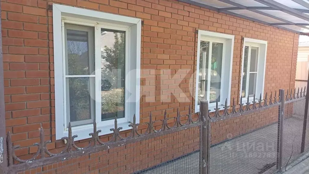 Дом в Краснодарский край, Темрюк ул. Марата, 69 (66 м) - Фото 0