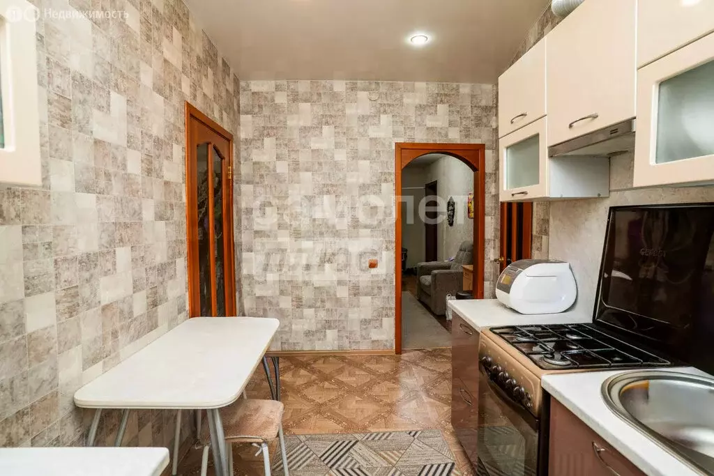 2-комнатная квартира: Верхний Уфалей, улица Лермонтова, 5 (60.5 м) - Фото 2