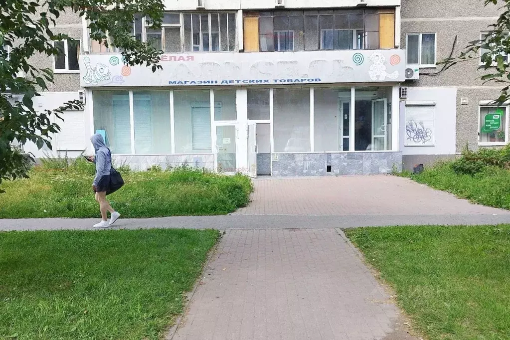 Торговая площадь в Свердловская область, Екатеринбург ул. Викулова, ... - Фото 0