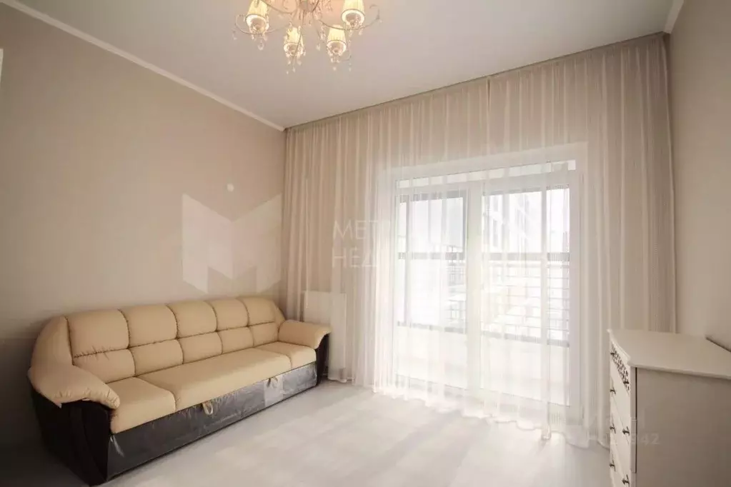 3-к кв. Тюменская область, Тюмень ул. 50 лет Октября, 57Ак1 (122.0 м) - Фото 0