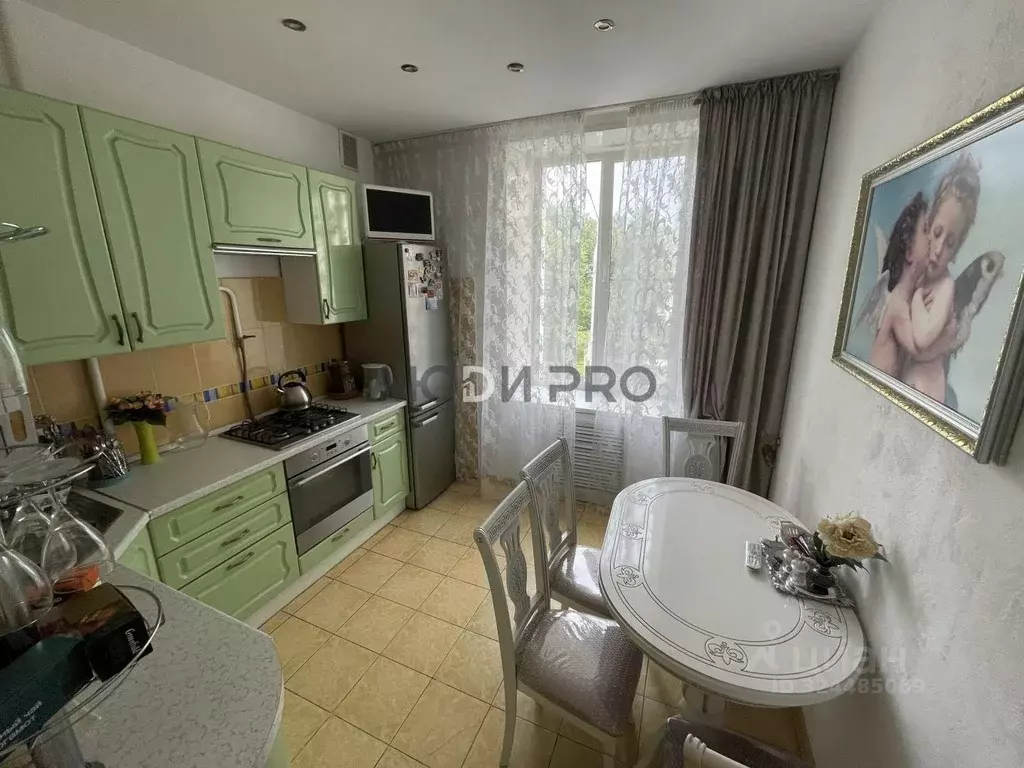 3-к кв. Кировская область, Киров ул. Защитников Отечества, 67 (80.0 м) - Фото 1