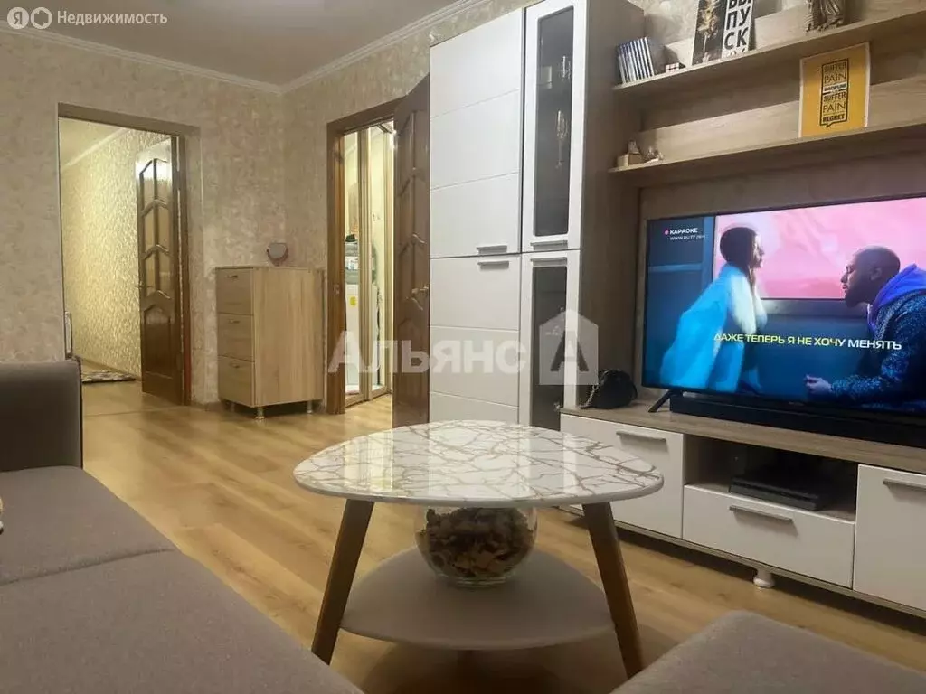 5-комнатная квартира: Шахты, улица Шевченко, 76 (45 м) - Фото 1