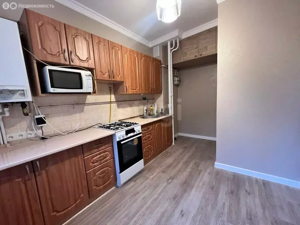 3-комнатная квартира: Симферополь, улица Героев Сталинграда, 35 (63 м) - Фото 2