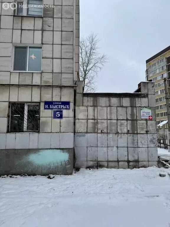 4-комнатная квартира: Пермь, улица Николая Быстрых, 5 (60 м) - Фото 1