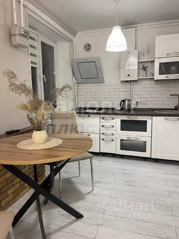 2-к кв. Крым, Симферополь ул. Молодых Подпольщиков, 98 (40.0 м) - Фото 2