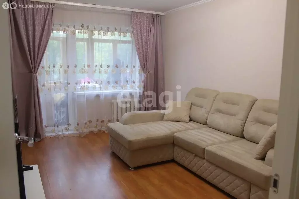 2-комнатная квартира: Омск, 3-й микрорайон, улица Путилова, 3А (48.3 ... - Фото 1