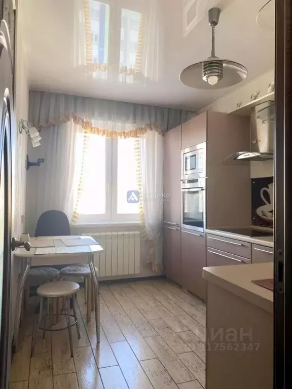 3-к кв. Тюменская область, Тюмень ул. Стартовая, 5 (65.0 м) - Фото 0