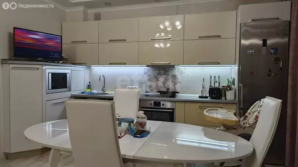 3-комнатная квартира: село Майма, улица Берёзовая Роща, 9к1 (80.7 м) - Фото 1